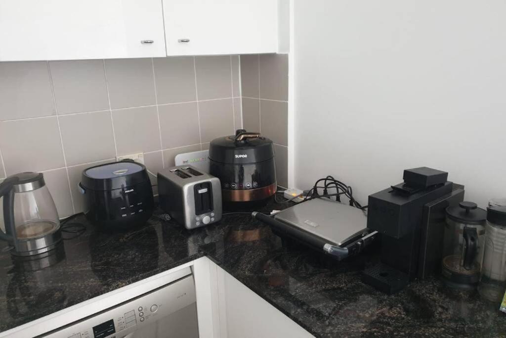 Dana-Cozy Private Room In Shared Central Apt-Rm 2 كنبرا المظهر الخارجي الصورة