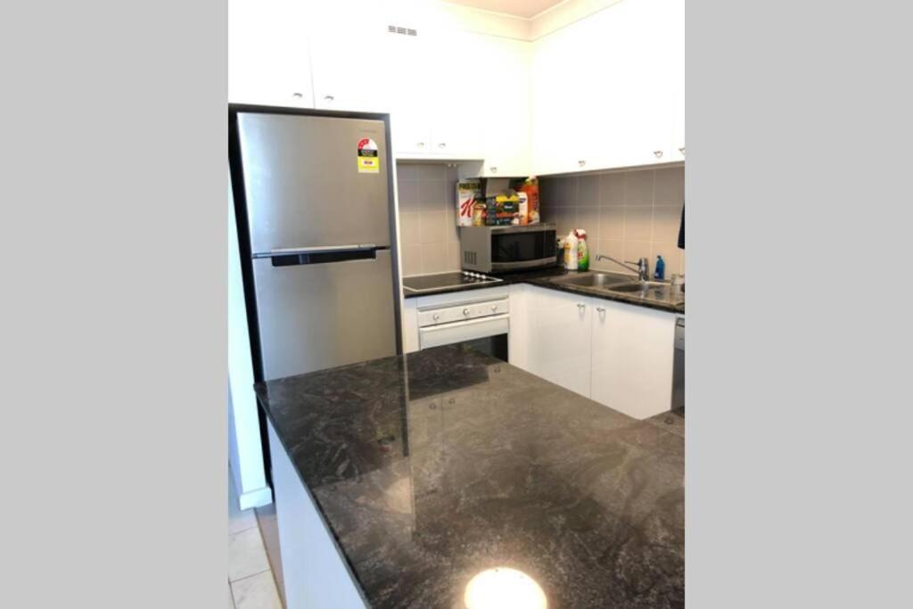 Dana-Cozy Private Room In Shared Central Apt-Rm 2 كنبرا المظهر الخارجي الصورة